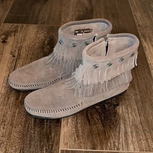 NEW MINNETONKA WOMEN’S Moccasin Booties Sz 7.5